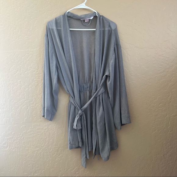 Victoria Secret Robe. - Picture 1 of 3